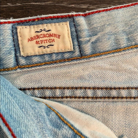 Abercrombie and Fitch crop faded denim - Picture 3 of 6